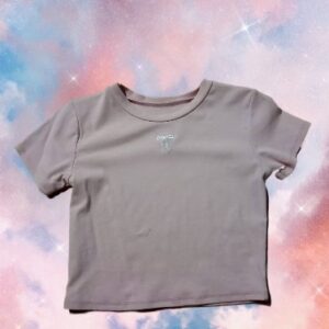 เสื้อยืดลายโบว์เรียบหรู