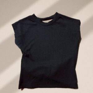 เสื้อยืดเรียบลุคเท่ เปิดหลัง